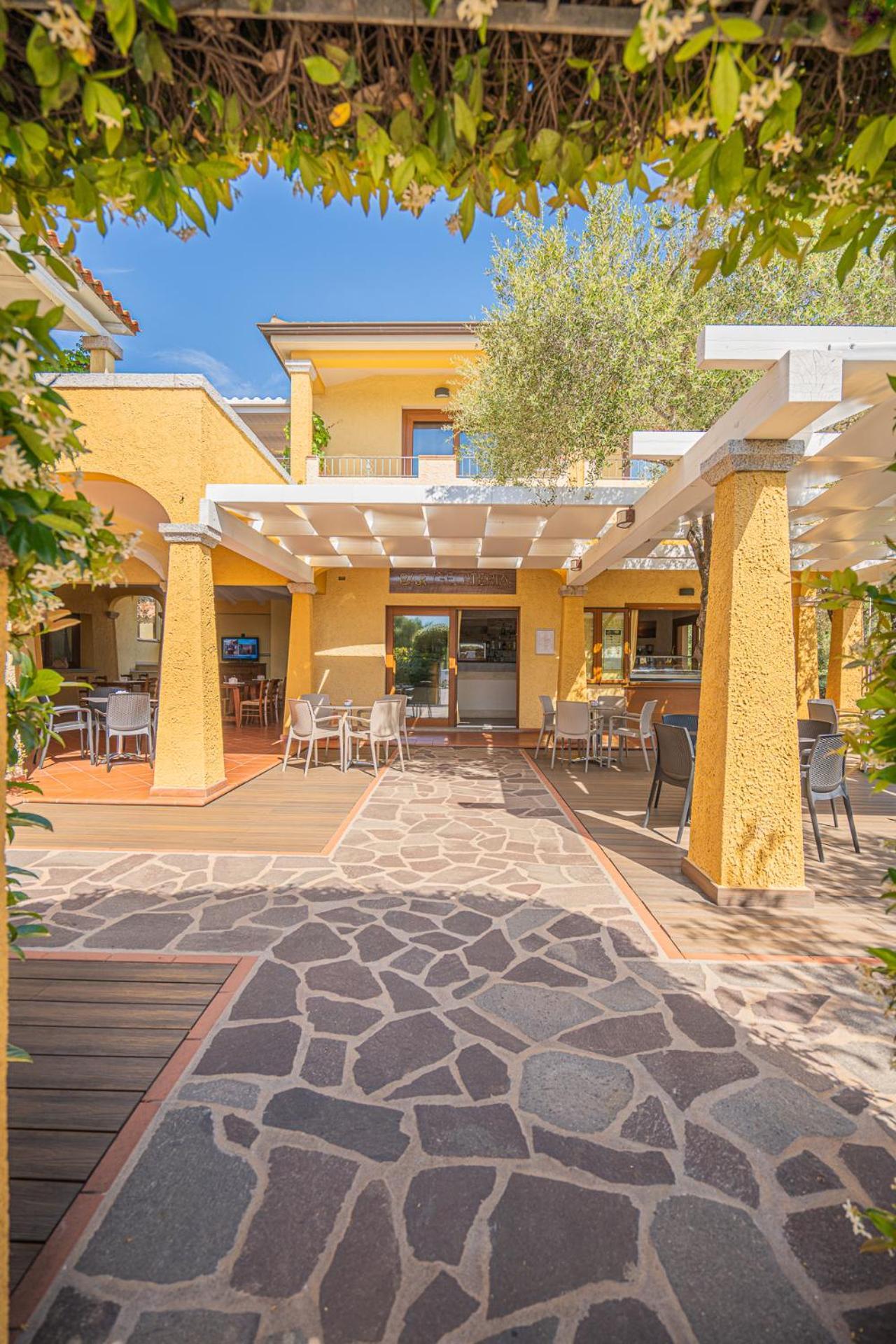 סאן תאודורו Hotel Lu Pitrali מראה חיצוני תמונה