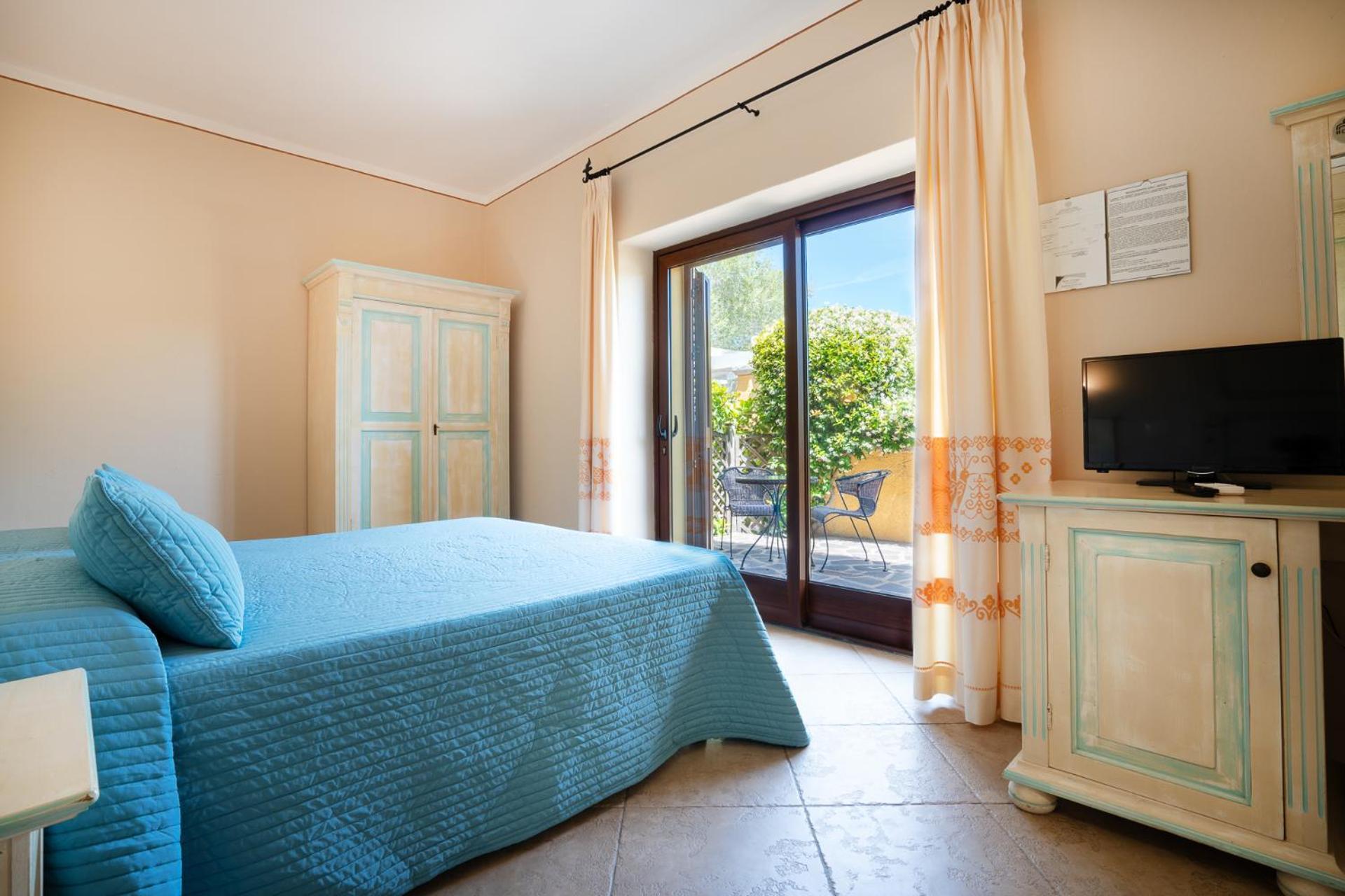 סאן תאודורו Hotel Lu Pitrali מראה חיצוני תמונה