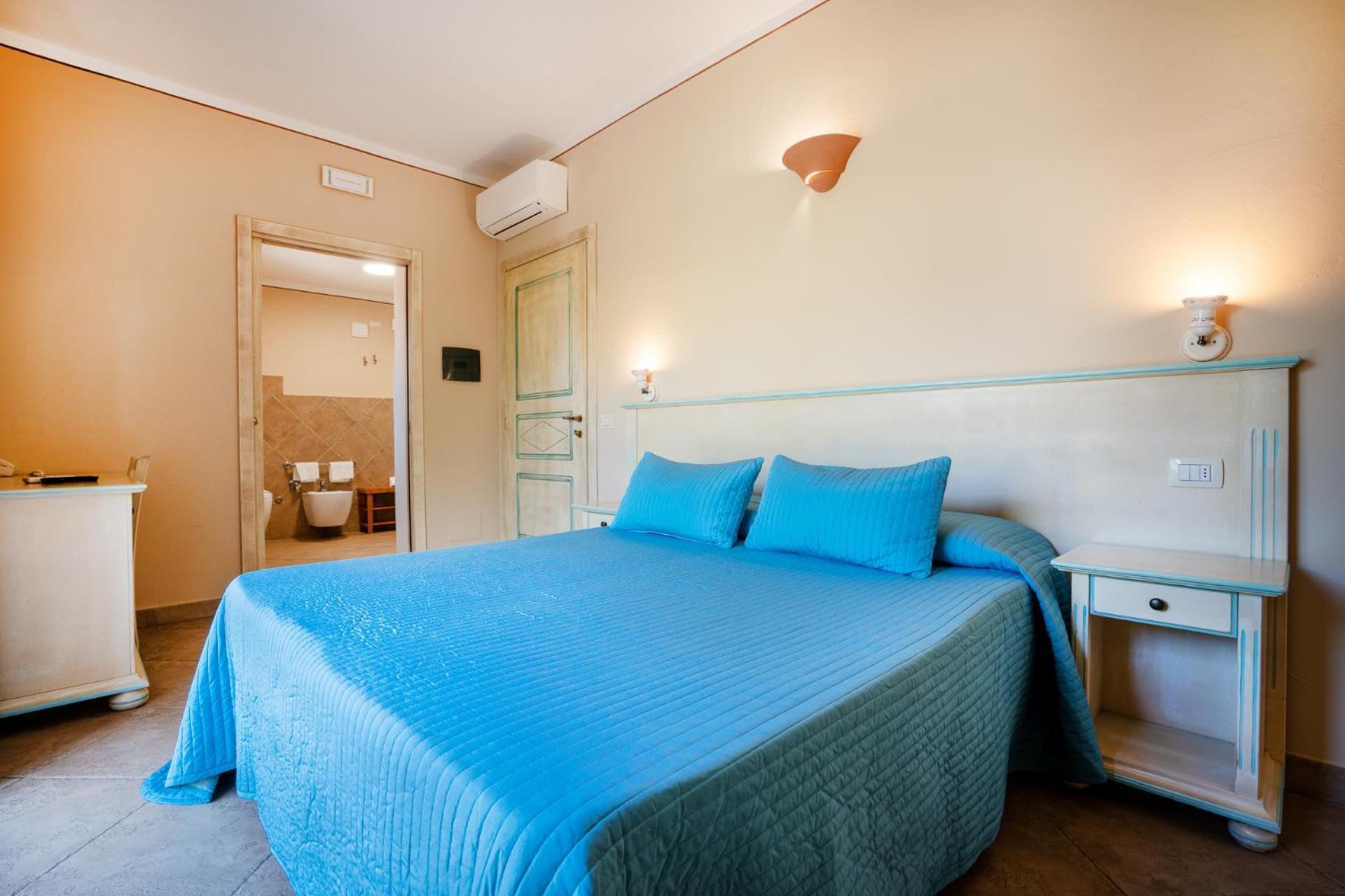 סאן תאודורו Hotel Lu Pitrali מראה חיצוני תמונה