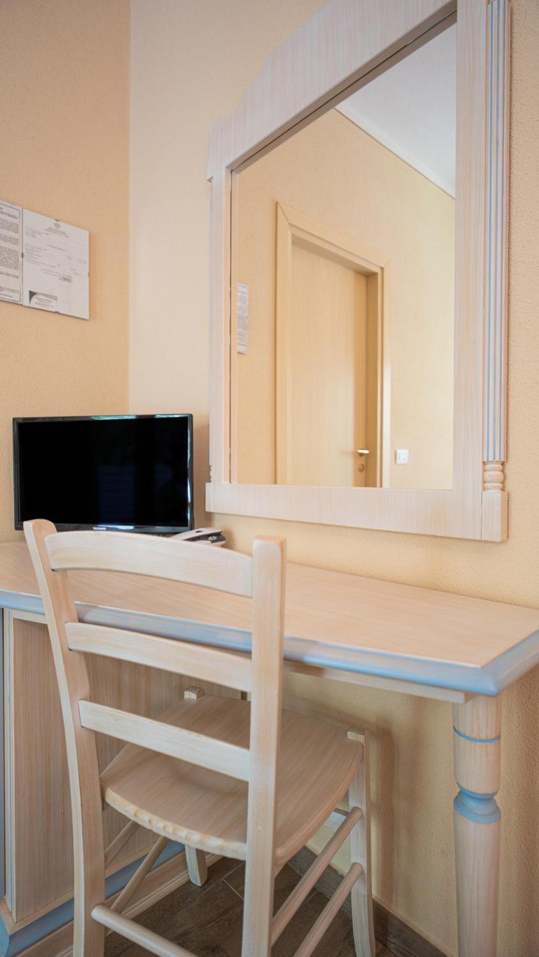 סאן תאודורו Hotel Lu Pitrali מראה חיצוני תמונה