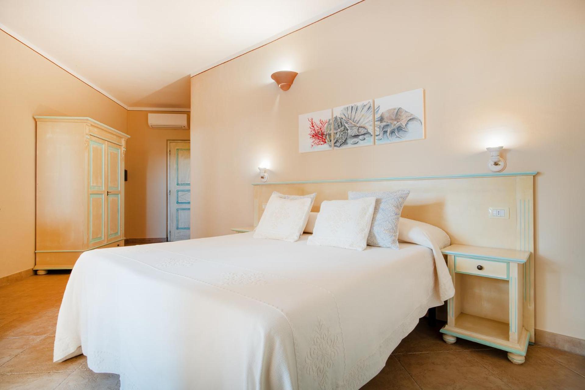 סאן תאודורו Hotel Lu Pitrali מראה חיצוני תמונה