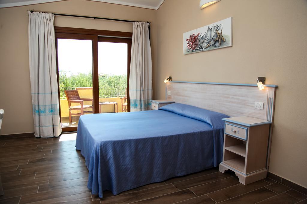 סאן תאודורו Hotel Lu Pitrali מראה חיצוני תמונה