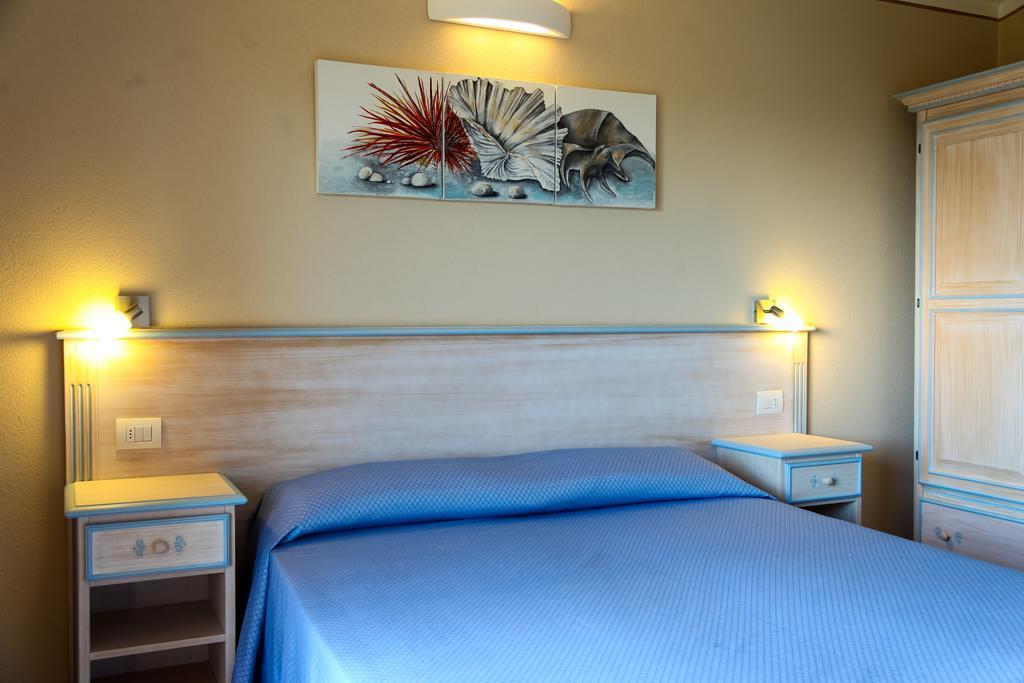 סאן תאודורו Hotel Lu Pitrali מראה חיצוני תמונה